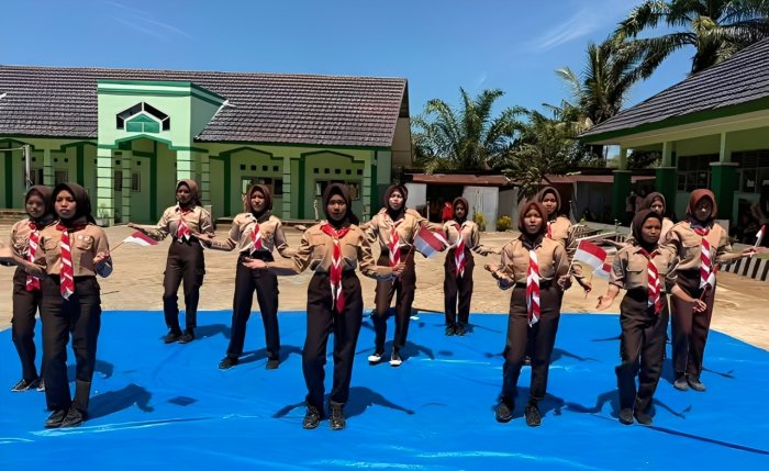 Lomba Vokal Grup Mewarnai Kemeriahan Perayaan Hari Kesaktian Pancasila 2025 di MTsN 7 Bungo