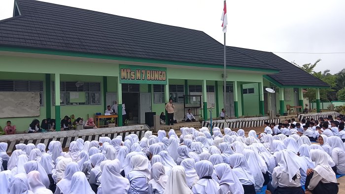 MTsN 7 Bungo Gelar Lomba dalam Rangka Peringatan Maulid Nabi Muhammad SAW 1447 H