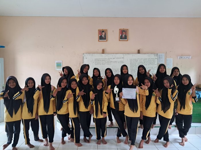 Kerja Sama Tim, Kunci Keberhasilan Siswa Kelas VIII B MTsN 7 Bungo