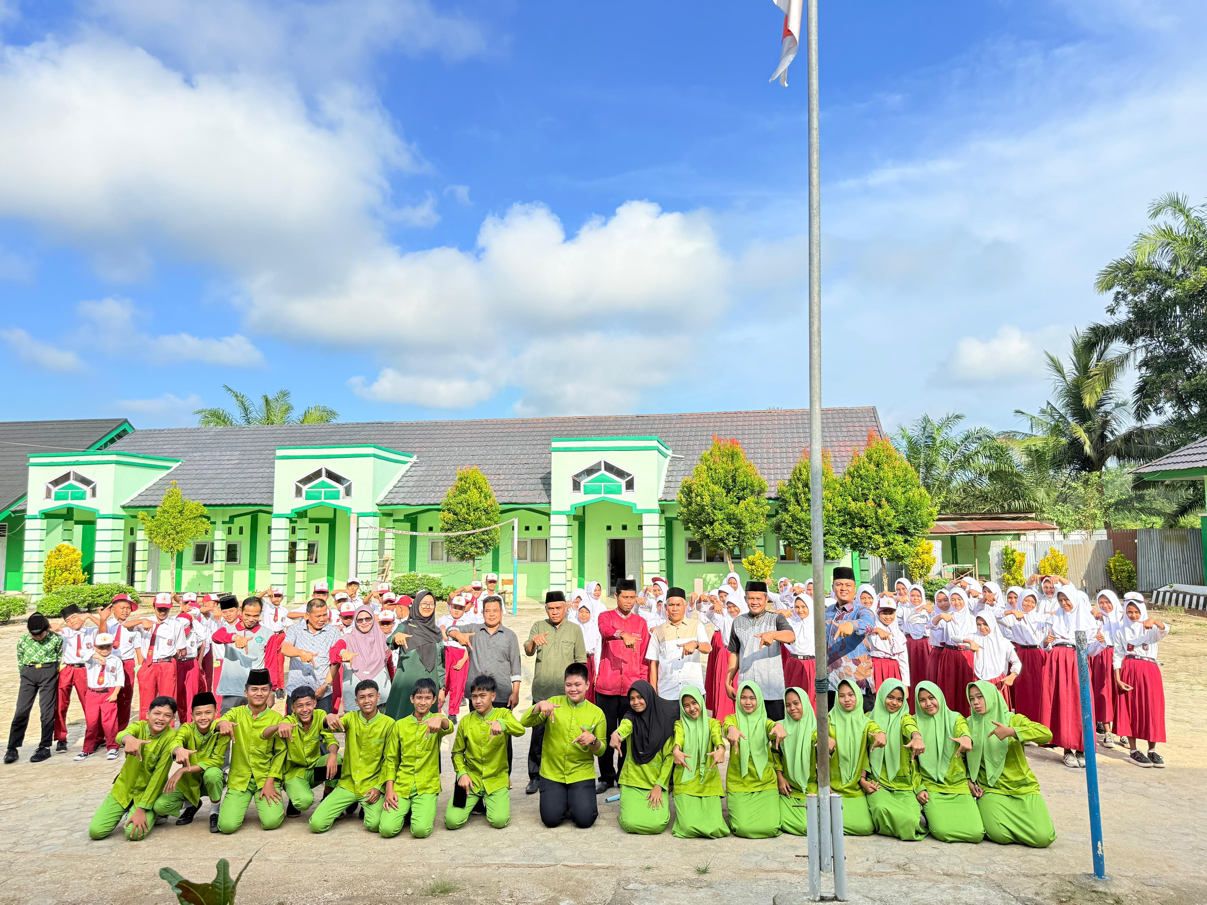 Apel Pembukaan MATSAMA MTsN 7 Bungo Tahun Pelajaran 2025/2026 Berlangsung Khidmat dan Lancar