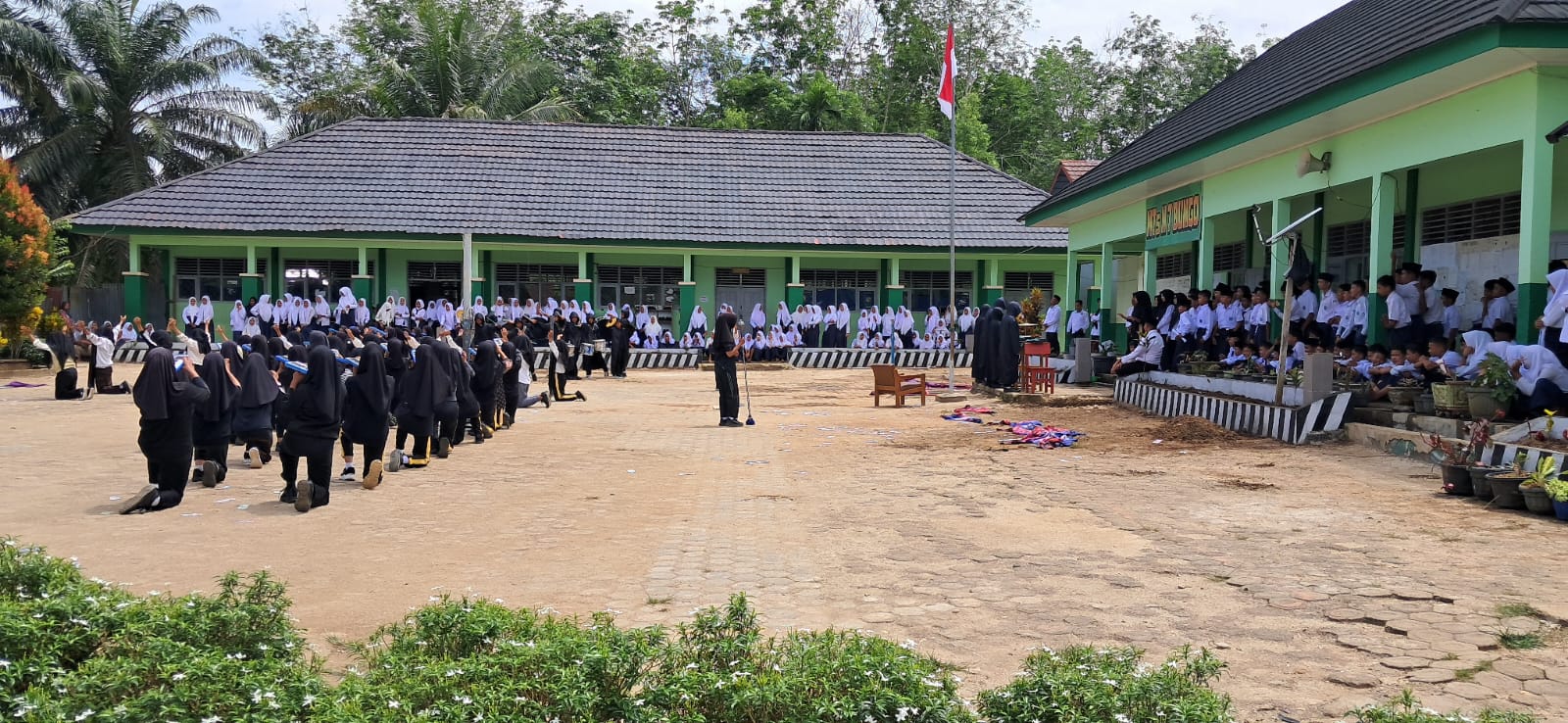 Tim Marching Band Bahana Syahdu MTsN 7 Bungo Tampil Memukau, Siap Harumkan Nama Madrasah di Ajang Lomba HUT ke-80 RI