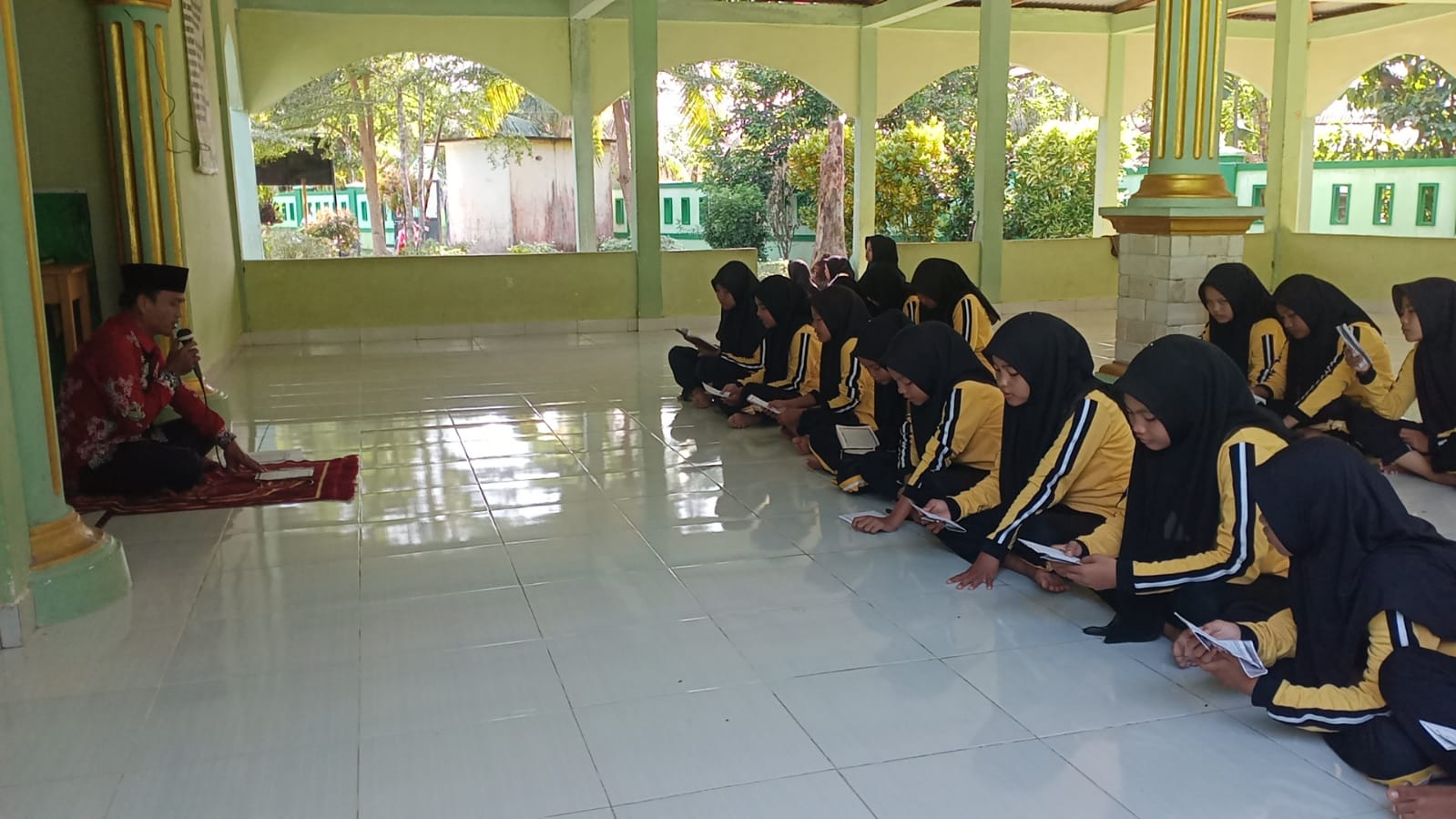 Latihan Tilawah Al-Qurâ€™an, MTs Negeri 7 Bungo Fasilitasi Minat dan Bakat Siswa dalam Seni Baca Al-Qurâ€™an