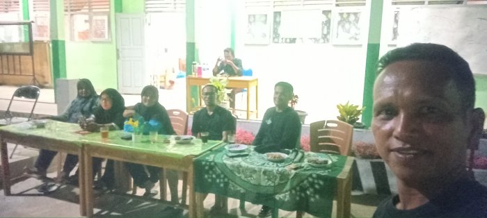 Guru dan Tenaga Kependidikan MTsN 7 Bungo Turut Sukseskan Acara Kemah PMR Madya