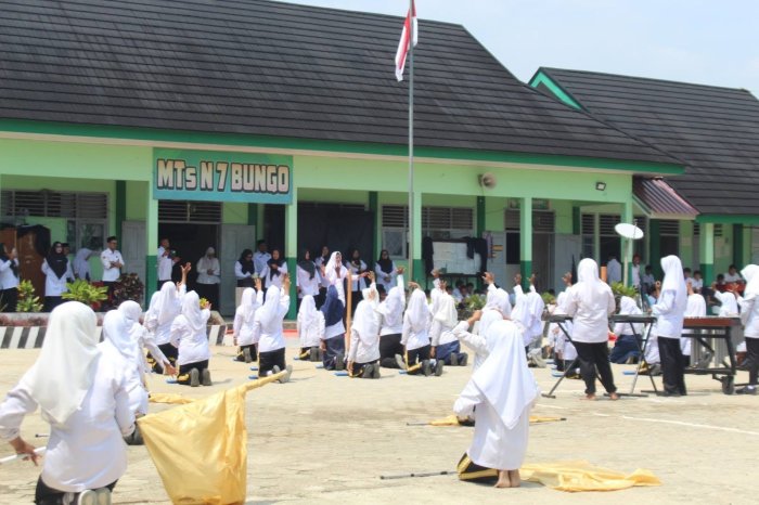 Bahana Syahdu MTsN 7 Bungo Gelar Konser Mini, Mantapkan Persiapan Menuju STIGMA Competition 2026 Bahana Syahdu MTsN 7 Bungo Gelar Konser Mini, Mantapkan Persiapan Menuju STIGMA Competition 2026