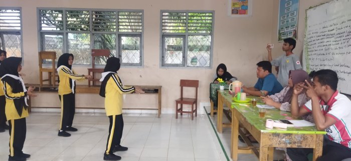 Lomba Yel-Yel PMR Madya Warnai Kemeriahan MAPABA PMR MTsN 7 Bungo