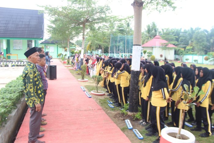 Kepala MTsN 7 Bungo Lepas Kontingen Marching Band Bahana Syahdu Ikuti Kejuaraan Terbuka Se-Sumatra STIGMA Competition 2026 Kepala MTsN 7 Bungo Lepas Kontingen Marching Band Bahana Syahdu Ikuti Kejuaraan Terbuka Se-Sumatra STIGMA Competition 2026