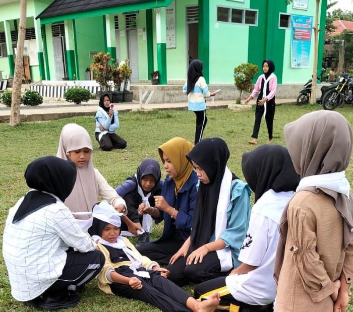 PMR MTsN 7 Bungo Gelar Latihan Simulasi Penanganan Bencana dan Pertolongan Pertama