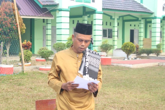 Salat Istisqa di MTsN 7 Bungo, Ustaz Gianto Ajak Warga Madrasah Muhasabah dan Perkuat Taubat