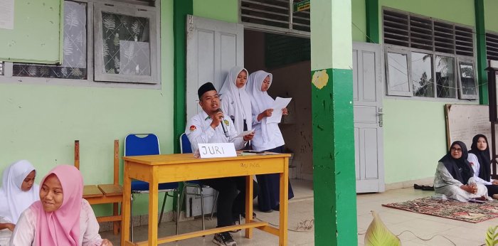 Dewan Juri Tekankan Tata Tertib dan Kriteria Penilaian Lomba Ceramah Agama Siswa MTs N 7 bungo