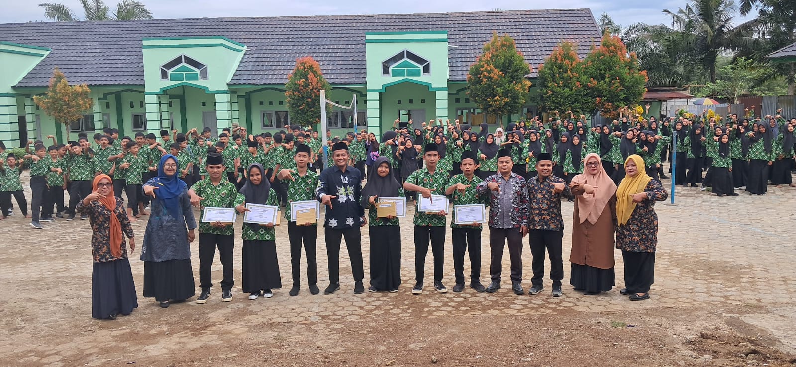 MTsN 7 Bungo Umumkan Peraih Nilai Tertinggi ASAS Genap Tahun Pelajaran 2024/2025