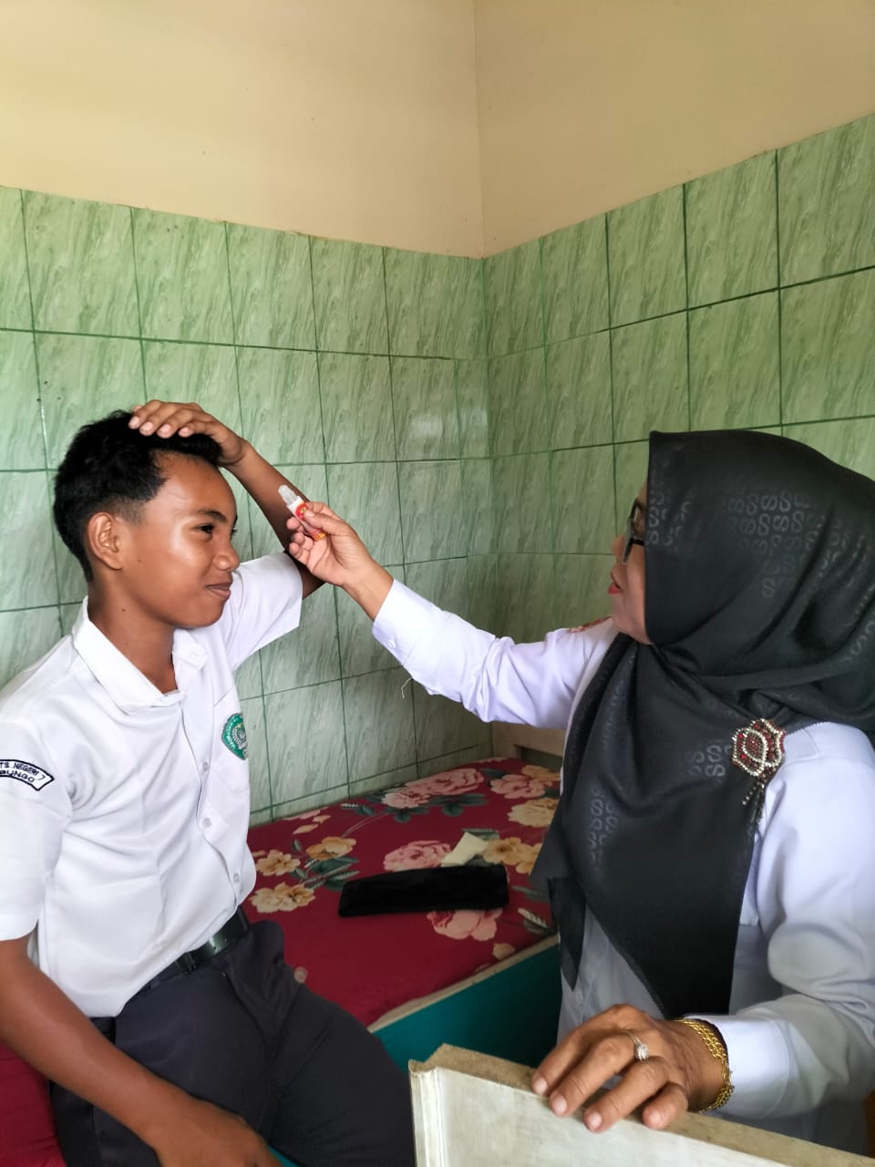 Tim UKS MTs Negeri 7 Bungo Sigap dan Tanggap Tangani Siswa Cidera