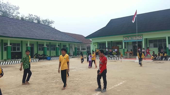 Menuju KOMPAS Madrasah, MTsN 7 Bungo Seleksi Siswa Potensial di Bidang Olahraga dan Seni