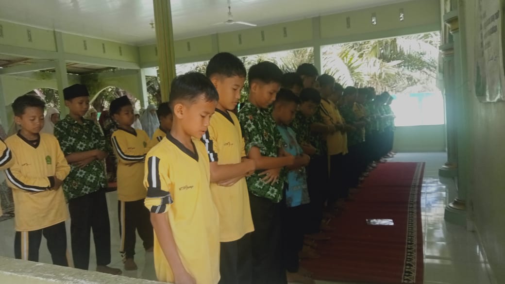 MTsN 7 Bungo Giatkan Shalat Berjamaah
