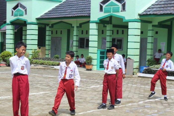 Games Kebersamaan Warnai MATAMUDA MTsN 7 Bungo, Pererat Keakraban Peserta dari Berbagai Desa Games Kebersamaan Warnai MATAMUDA MTsN 7 Bungo, Pererat Keakraban Peserta dari Berbagai Desa