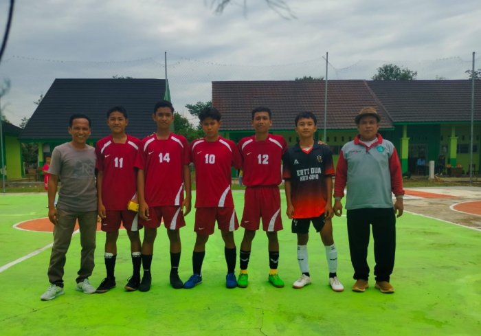Kerja Keras dan Kekompakan, Grup A Tim Futsal MTsN 7 Bungo Lolos ke Babak Berikutnya