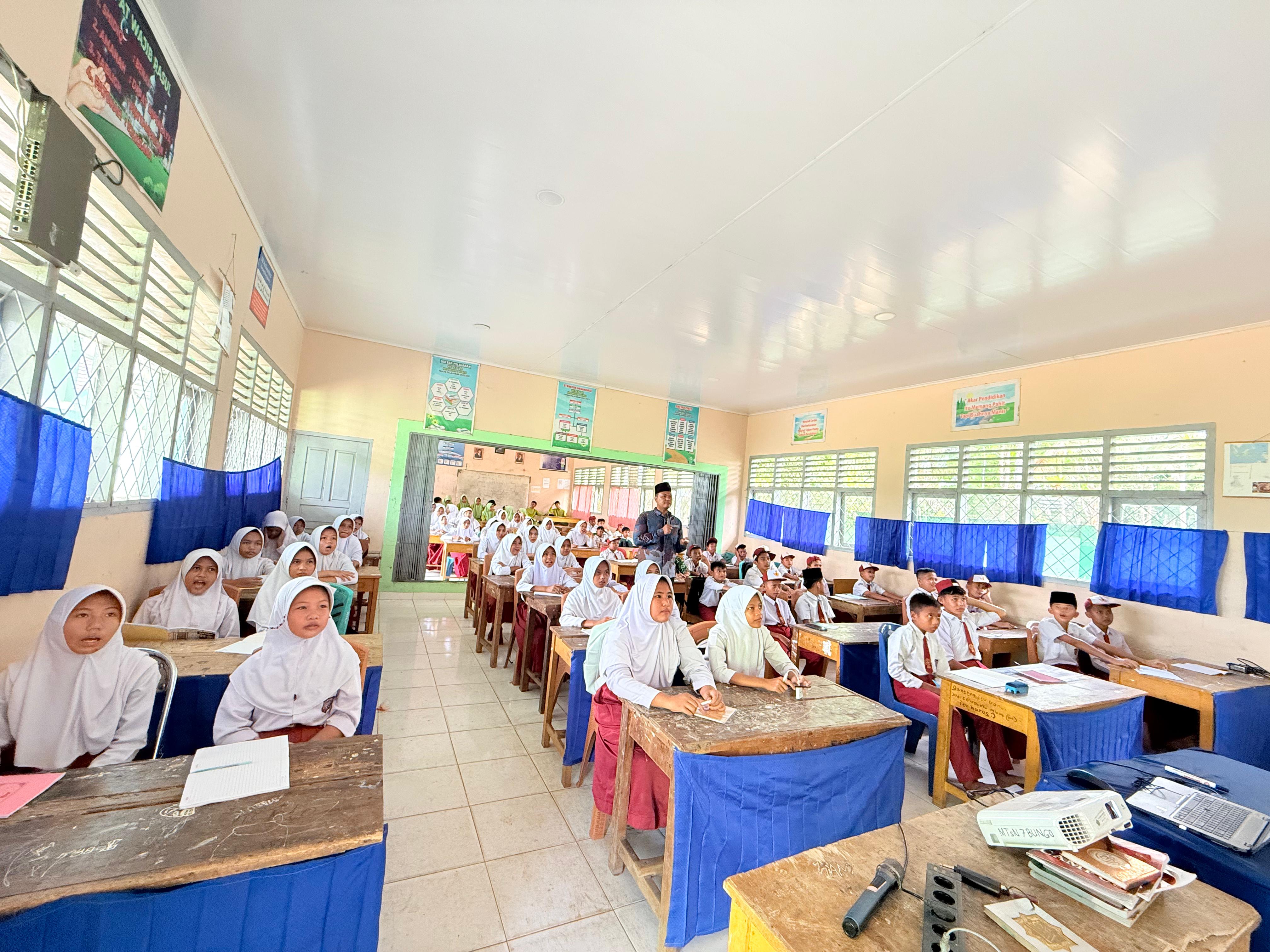 Hari Pertama MATSAMA di MTsN 7 Bungo, Siswa Baru Tunjukkan Antusiasme Tinggi