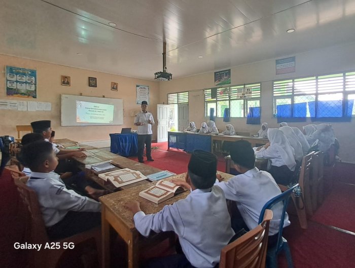 Tingkatkan Kemampuan Tajwid, Siswa Kelas VII MTsN 7 Bungo Pelajari Hukum Bacaan Mad Lewat Pembelajaran Interaktif
