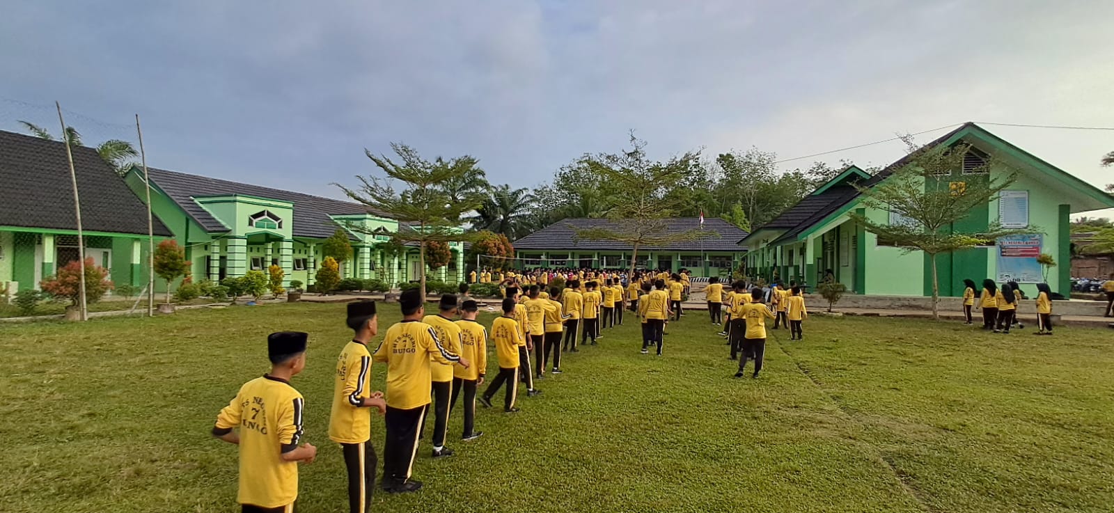 MTsN 7 Bungo Gelar Senam Kebugaran Jasmani Rutin Setiap Kamis Pagi