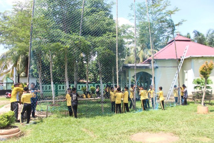 MTsN 7 Bungo Tingkatkan Kenyamanan Siswa, Sarana Mini Soccer Madrasah Diperbaiki dan Ditata Lebih Baik