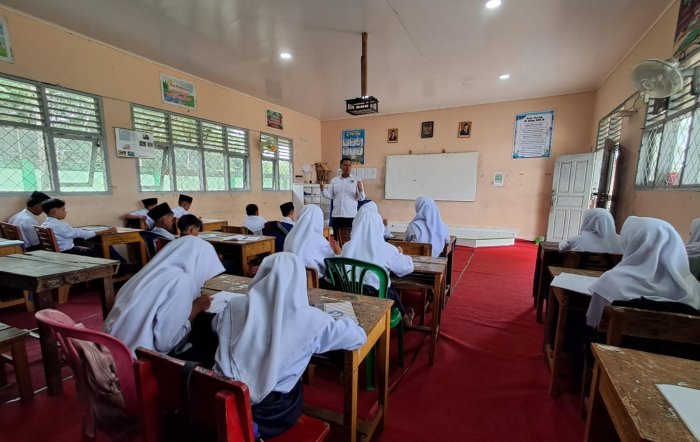 Siswa Kelas VII MTsN 7 Bungo Renungkan Keagungan Allah SWT dalam Pembelajaran Al-Quran Hadis