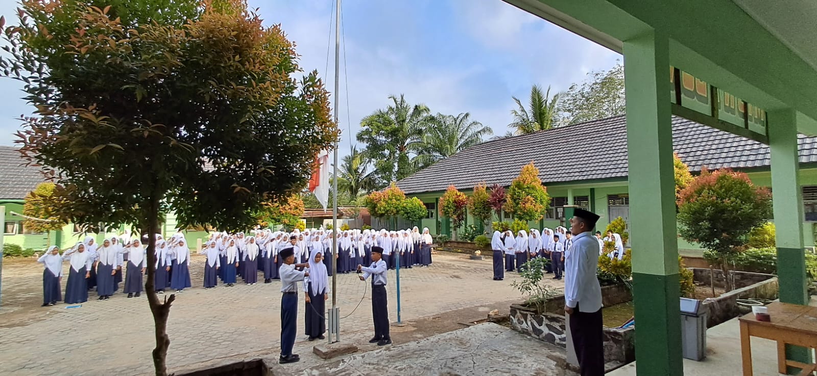 Semangat Belajar, Berprestasi, dan Dekat dengan Al-Qur'an, Pesan Kepala Madrasah dalam Upacara Hari Senin
