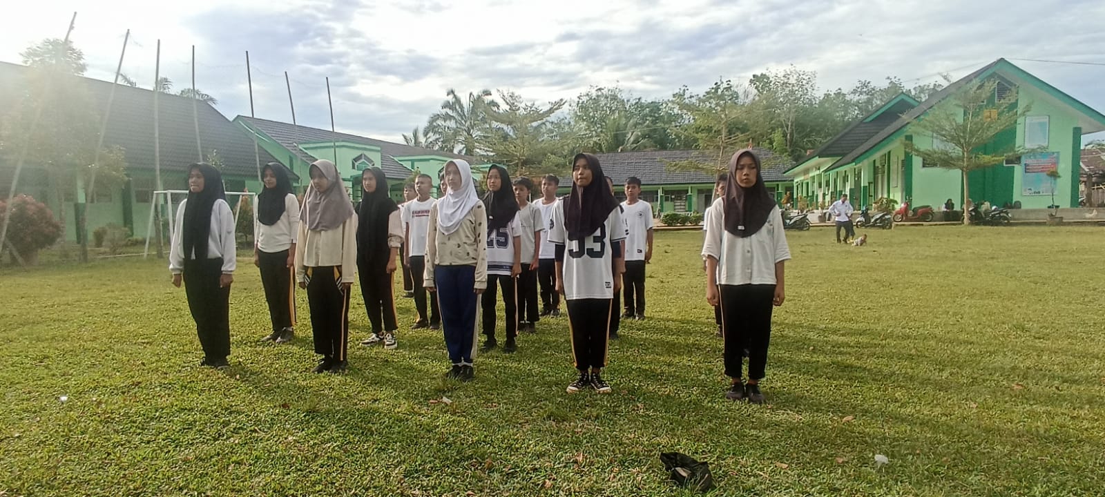 Tim LKBB MTsN 7 Bungo Gelar Latihan Intensif Jelang Lomba HUT RI ke-80 Tingkat Kecamatan Tanah Tumbuh