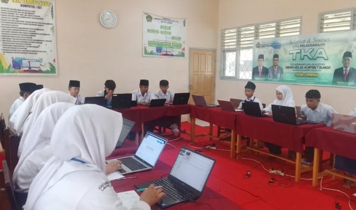 Siswa Kelas IX MTsN 7 Bungo Kembali Ikuti TKA Gelombang 3 dan 4, Uji Kompetensi Akademik dengan Tertib dan Disiplin