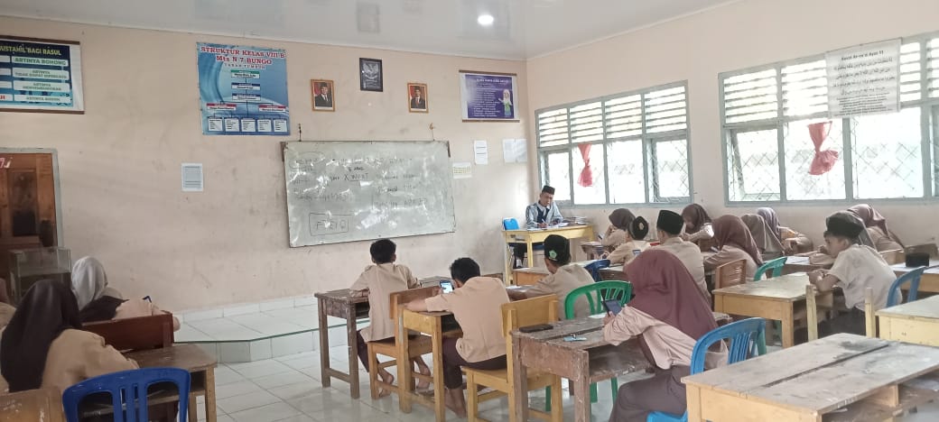Memasuki Hari Terakhir, Ujian Madrasah Berbasis Android di MTs Negeri 7 Bungo Berjalan Lancar, Tertib dan Kondusif