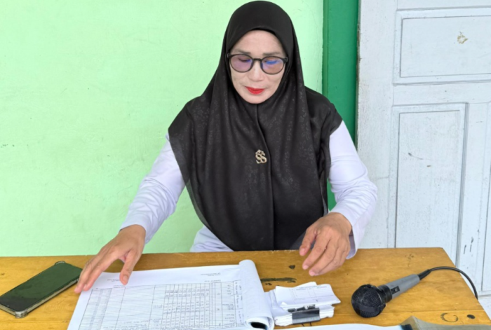 Guru Piket MTsN 7 Bungo Pastikan Pembelajaran Tertib dan Lancar