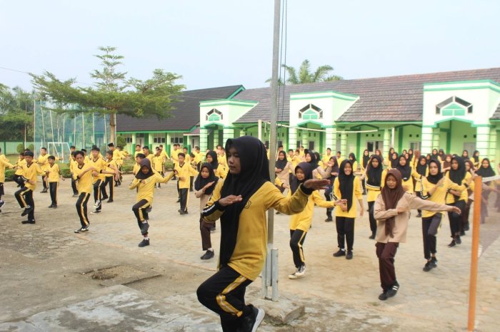 Senam Kebugaran Jasmani Awali Kegiatan Hari Ketiga Class Meeting MTsN 7 Bungo