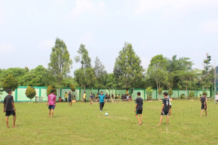 Semangat Sportivitas Warnai Laga Perdana Mini Soccer Class Meeting Semester Genap MTsN 7 Bungo