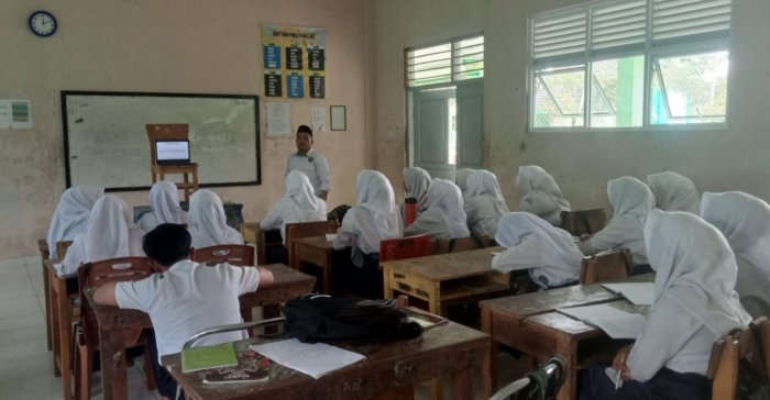 Abdul Manap Terapkan Problem Based Learning, Siswa Kelas IX B MTsN 7 Bungo Makin Mantap Memahami Tafkhim dan Tarqiq