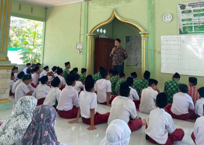 Pembiasaan Shalat Berjamaah Warnai MATAMUDA MTsN 7 Bungo, Wujudkan Penguatan Karakter Murid Sejak Hari Pertama Pembiasaan Shalat Berjamaah Warnai MATAMUDA MTsN 7 Bungo, Wujudkan Penguatan Karakter Murid Sejak Hari Pertama