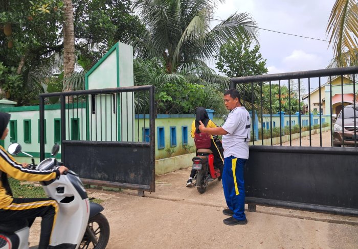 Satpam MTsN 7 Bungo, Garda Terdepan Wujudkan Madrasah Aman dan Tertib
