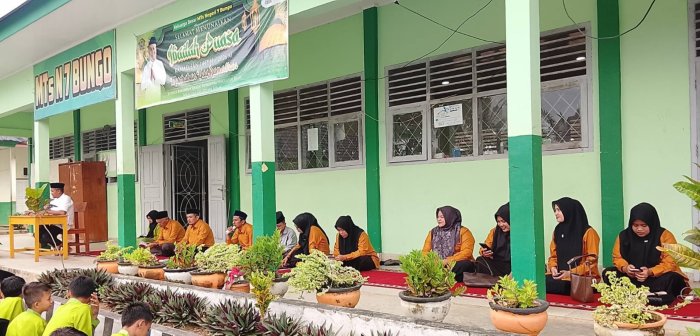 Menutup KBM Ramadan, MTsN 7 Bungo Gelar Jumat Berkah dengan Yasinan dan Doa Bersama