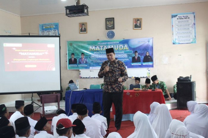 Mengenal Madrasah, Menumbuhkan Cinta: Murid Baru MTsN 7 Bungo Antusias Ikuti Materi Kemadrasahan pada MATAMUDA Mengenal Madrasah, Menumbuhkan Cinta: Murid Baru MTsN 7 Bungo Antusias Ikuti Materi Kemadrasahan pada MATAMUDA