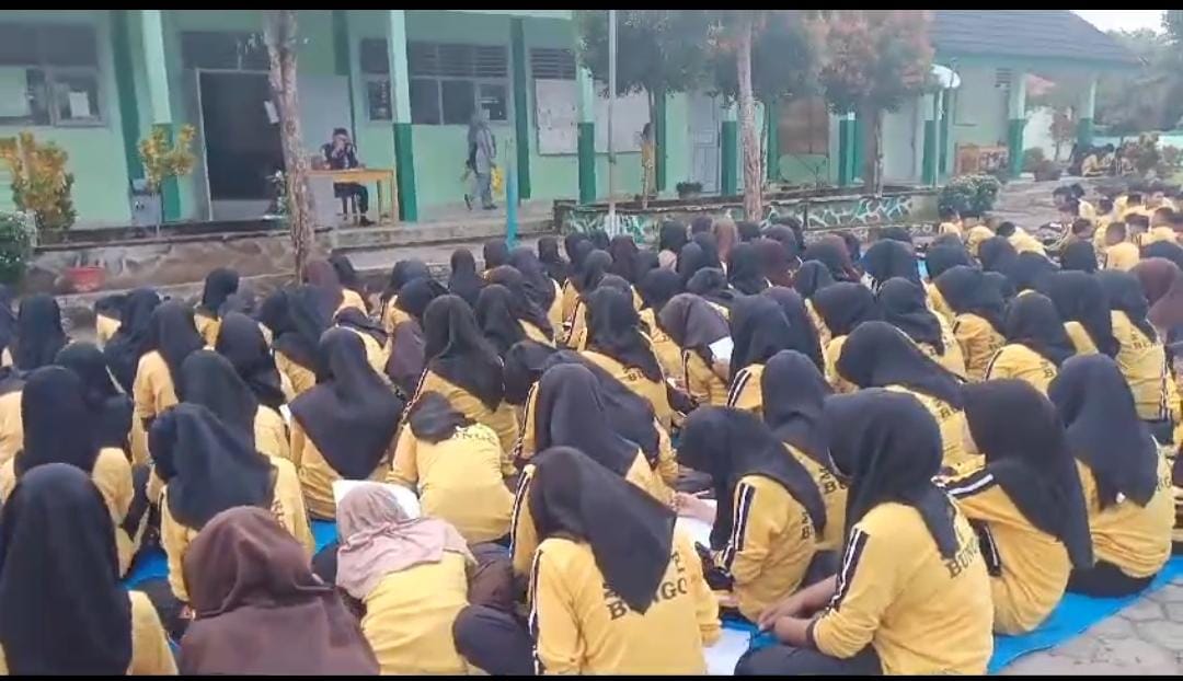 Peserta Didik MTs Negeri 7 Bungo Antusias Ikuti Kajian Ramadhan Hari Kedua