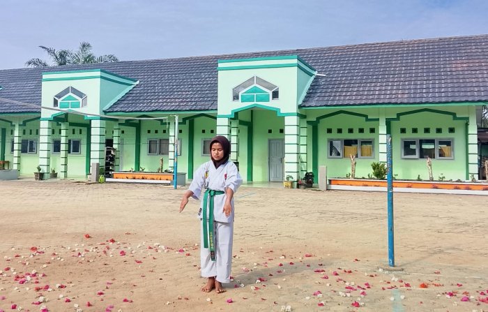 Maura Siswi Kelas VIII B Tampilkan Kemahiran Seni Bela Diri di Grand Final Ajang Minat Bakat MTsN 7 Bungo