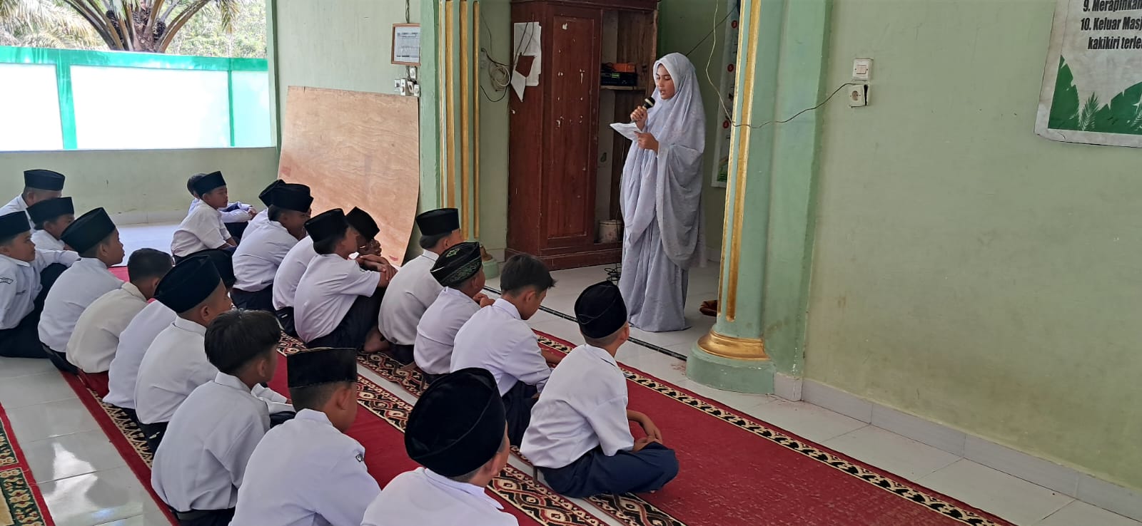 MTsN 7 Bungo Gelar Sholat Dzuhur Berjamaah dan Kultum Rutin
