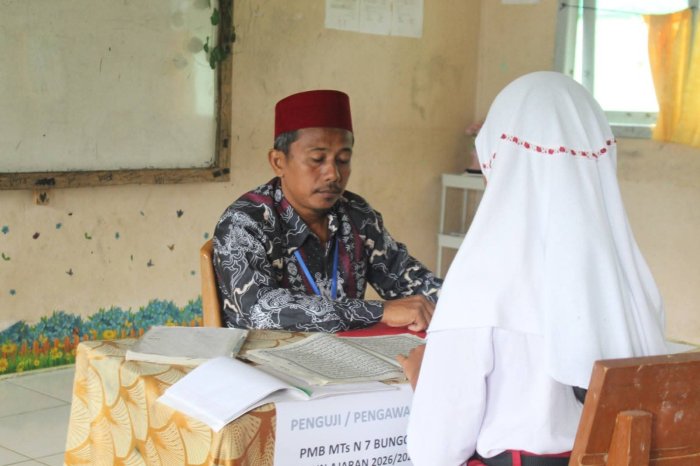 Tes Lisan dan Praktik Keagamaan PMBM MTsN 7 Bungo Berjalan Tertib, Calon Murid Antusias Ikuti Seleksi Tes Lisan dan Praktik Keagamaan PMBM MTsN 7 Bungo Berjalan Tertib, Calon Murid Antusias Ikuti Seleksi
