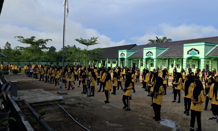 MTsN 7 Bungo Gelar Senam Rutin Setiap Kamis, Wujudkan Lingkungan Belajar yang Sehat dan Penuh Semangat