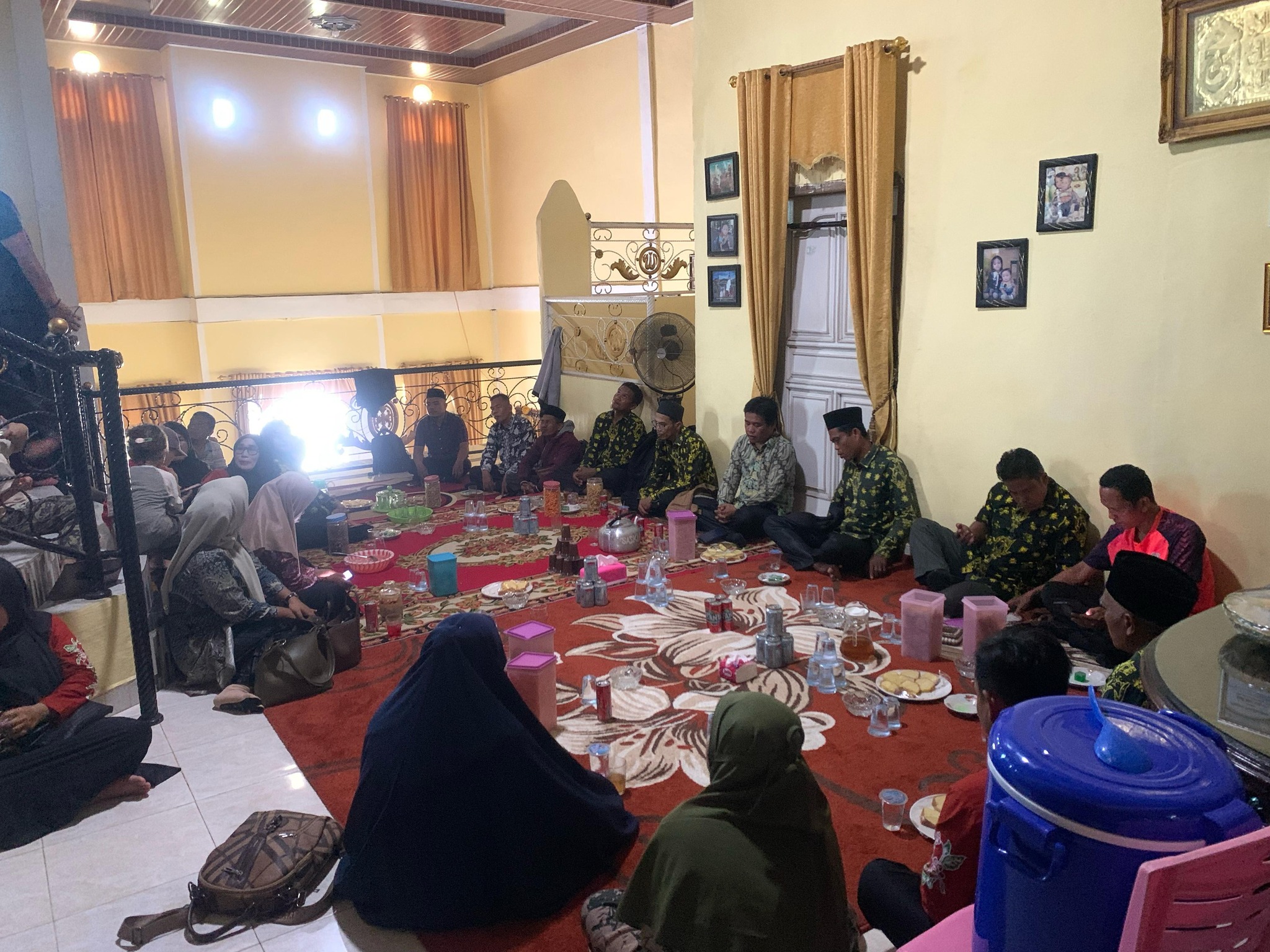 MTs Negeri 7 Bungo Merayakan Halal Bihalal & Tasyakuran di Rumah salah satu guru