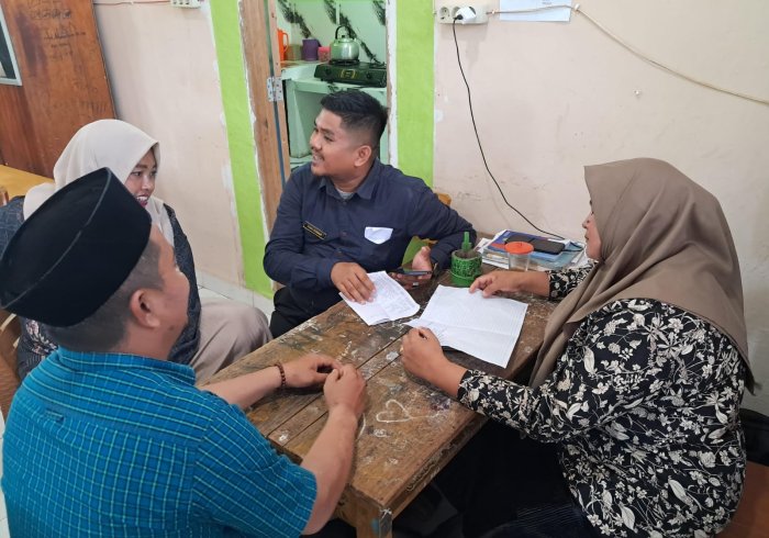 Guru MTsN 7 Bungo Berdiskusi dan Berbagi Apresiasi di Tengah Lomba Peringatan Hari Kesaktian Pancasila