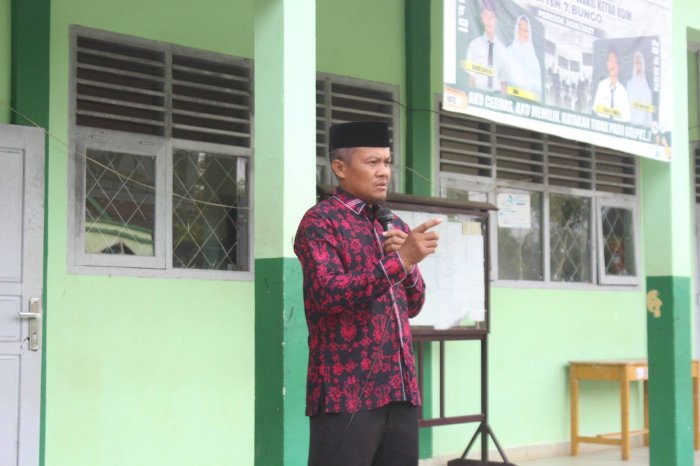 Apel Pagi Sebelum Ujian, Kepala MTsN 7 Bungo Ingatkan Siswa Manfaatkan Waktu dengan Baik Apel Pagi Sebelum Ujian, Kepala MTsN 7 Bungo Ingatkan Siswa Manfaatkan Waktu dengan Baik