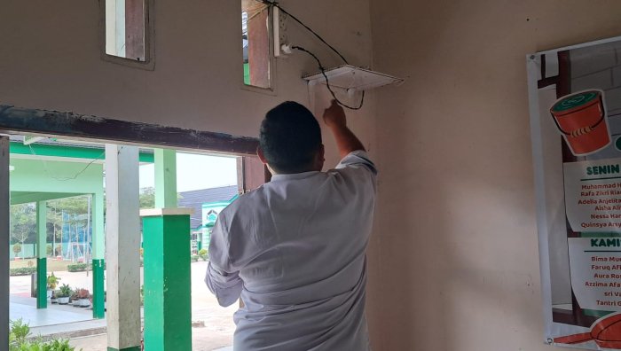 MTsN 7 Bungo Tingkatkan Fasilitas Kelistrikan untuk Dukung Kelancaran Pembelajaran
