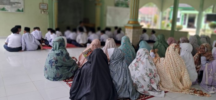 Kuatkan Spirit Religius Siswa, MTsN 7 Bungo Gelar Sholat Dzuhur Berjamaah Secara Rutin