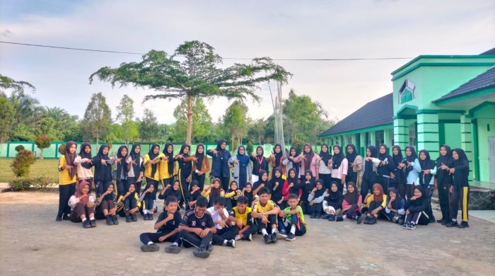 Ekskul PMR MTsN 7 Bungo Gelar Latihan Perdana, Tandai Dimulainya Rangkaian Kegiatan Organisasi