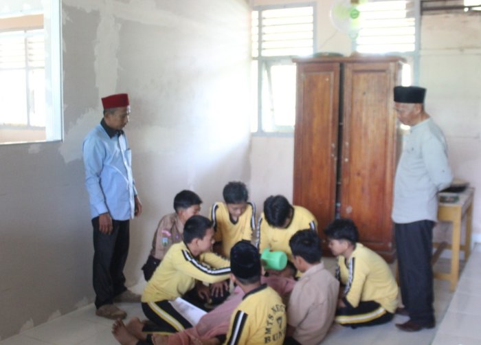 Bekal Kehidupan Bermasyarakat, MTsN 7 Bungo Rutin Gelar Pembinaan Penyelenggaraan Jenazah bagi Siswa Bekal Kehidupan Bermasyarakat, MTsN 7 Bungo Rutin Gelar Pembinaan Penyelenggaraan Jenazah bagi Siswa