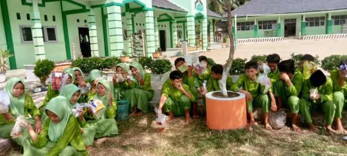 Edukasi Pengelolaan Sampah Organik Dan Non Organik, Siswa-Siswi Mtsn 7 Bungo Ikuti Pembelajaran Lapangan