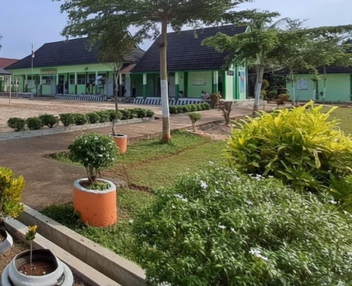 Lingkungan Tetap Terjaga Selama Libur, MTsN 7 Bungo Wujudkan Budaya Madrasah ASRI